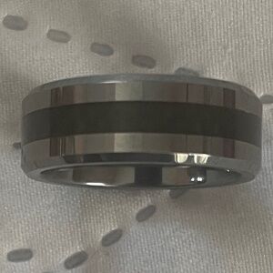 NEW Carbon Fiber & Tungsten Carbide Men’s Ring size 9